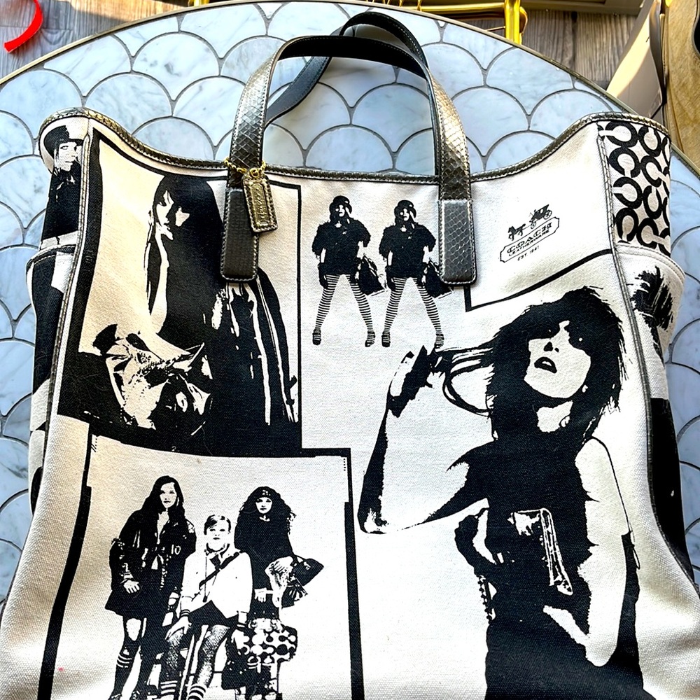 COACH Extremely rare limited edition XL canvas oversized tote (Madison launch)